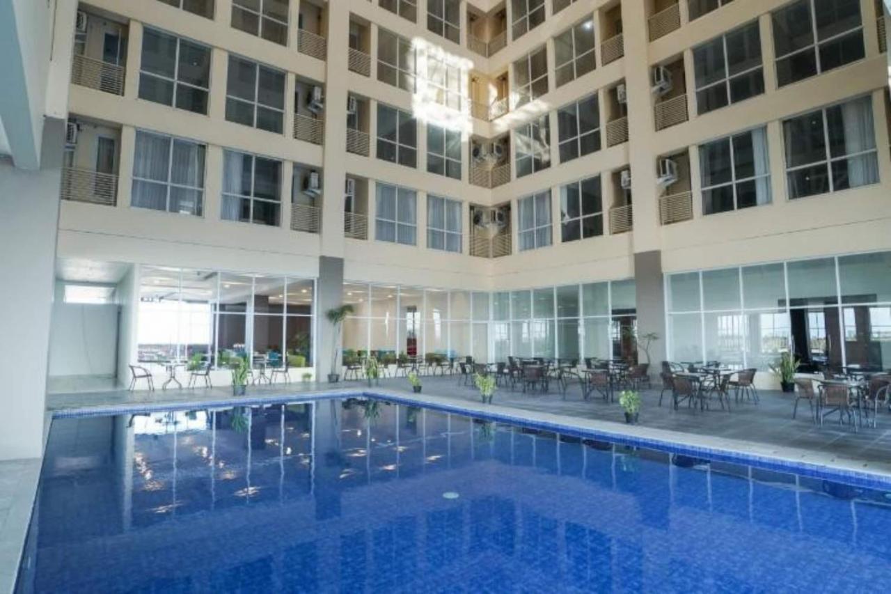 My Tower Hotel Surabaya Exterior foto