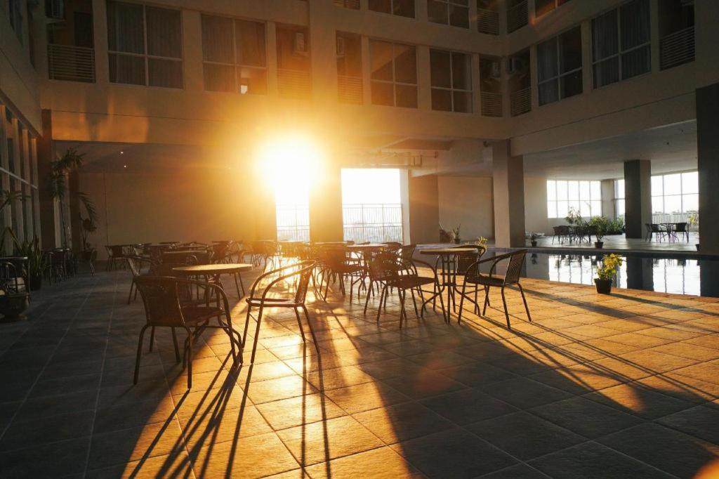 My Tower Hotel Surabaya Exterior foto