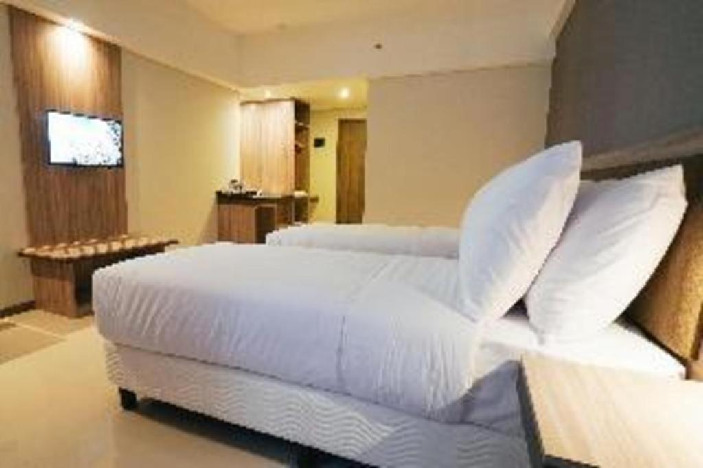 My Tower Hotel Surabaya Exterior foto